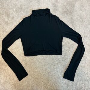 Aritzia Talula black long sleeve high turtleneck slightly cropped top stretch L